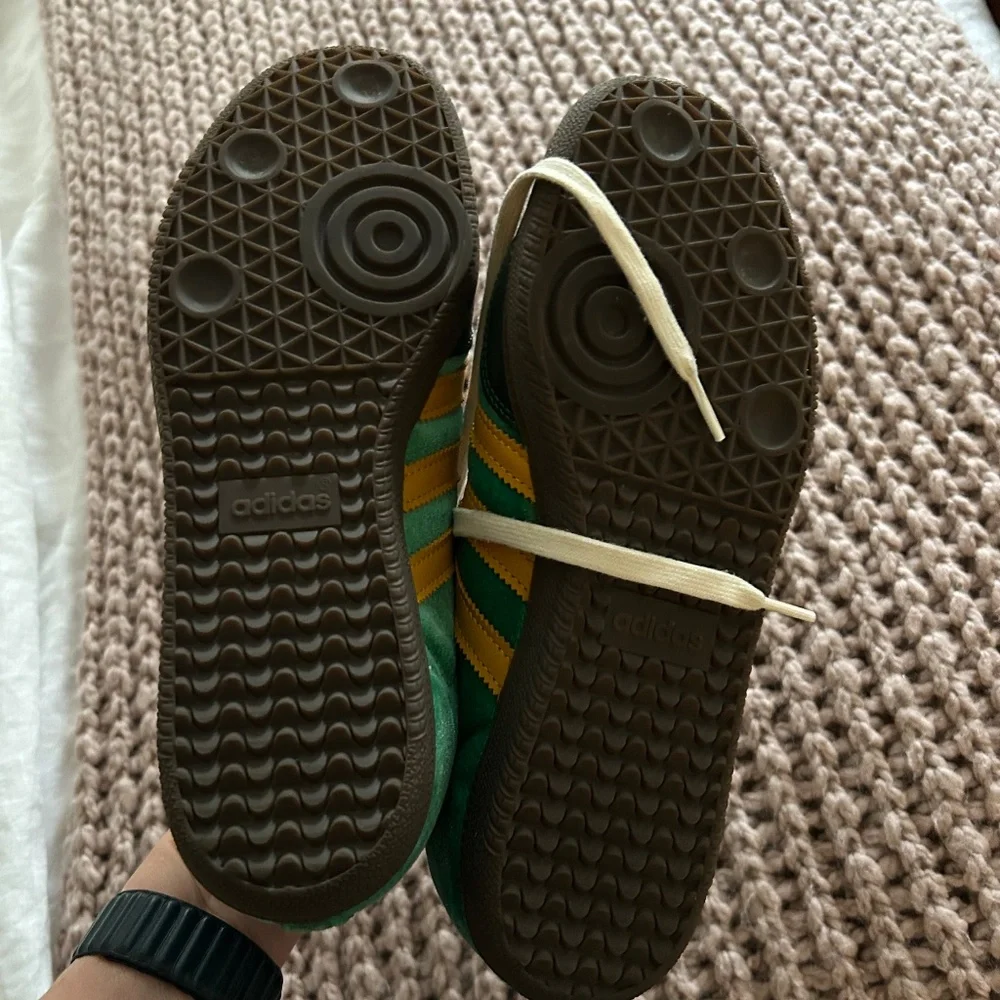Adidas Samba Green Velvet size 8 - Picture 4 of 5
